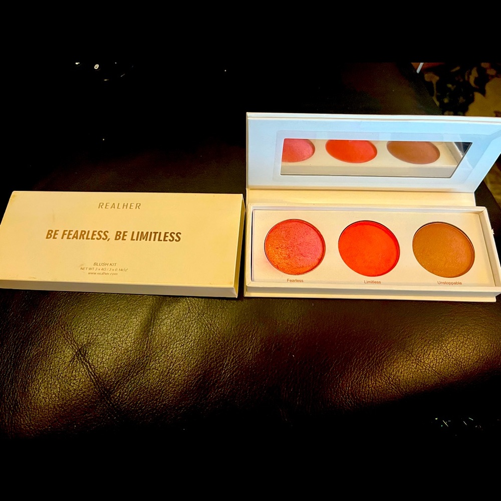 Realher blusher palette